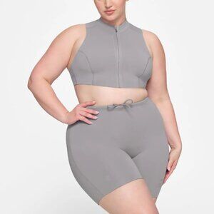 SKIMS Sport Swim Scuba Mid-Thigh Short – Chrome 2X NWT